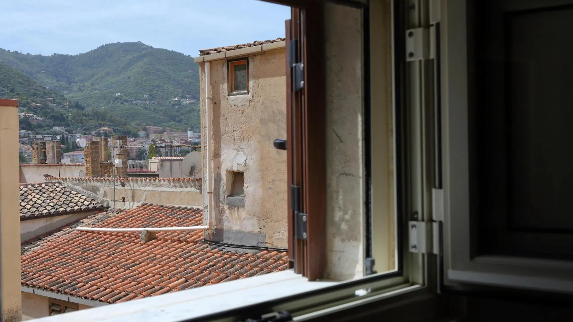Casa Vacanza Ni Rosa Cefalù 0*,  Italia